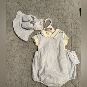 Tommy bahama dress outfit boy 9 months. 4 piece.